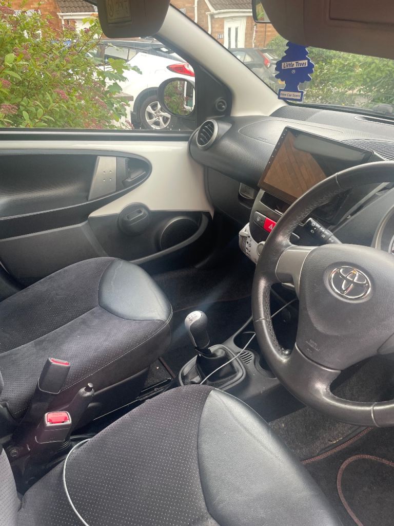 Toyota, AYGO, Hatchback, 2013, Manual, 998 (cc), 5 doors