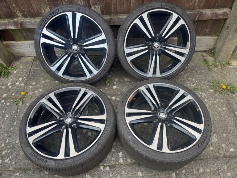 Genuine Seat Leon Cupra 19” Diamond Cut Alloy Wheels Set of 4 With Tyres