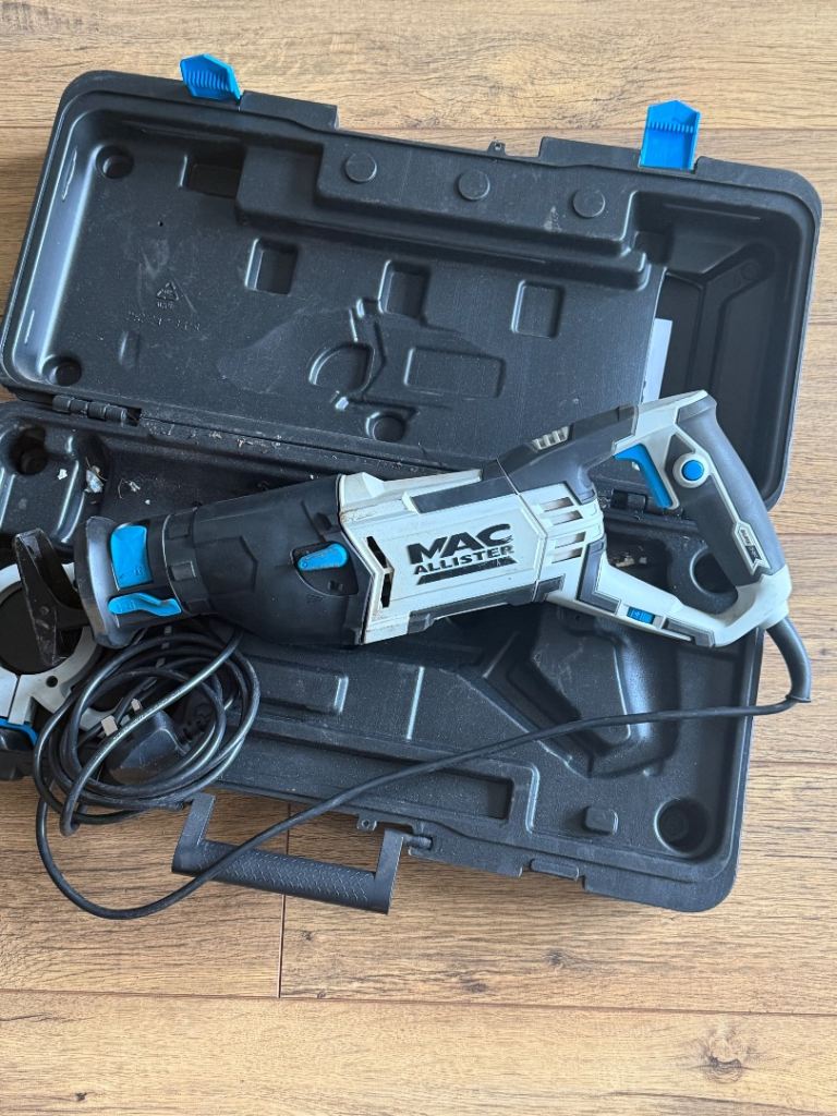 MAC Allister 900w Recipricating Saw.  