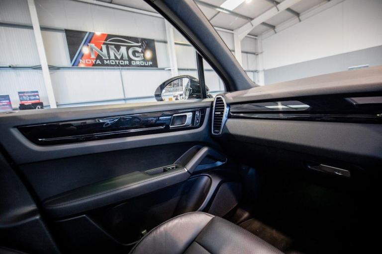 2020 Porsche Cayenne E-Hybrid 5dr Tiptronic S ESTATE PETROL/ELECTRIC Automatic