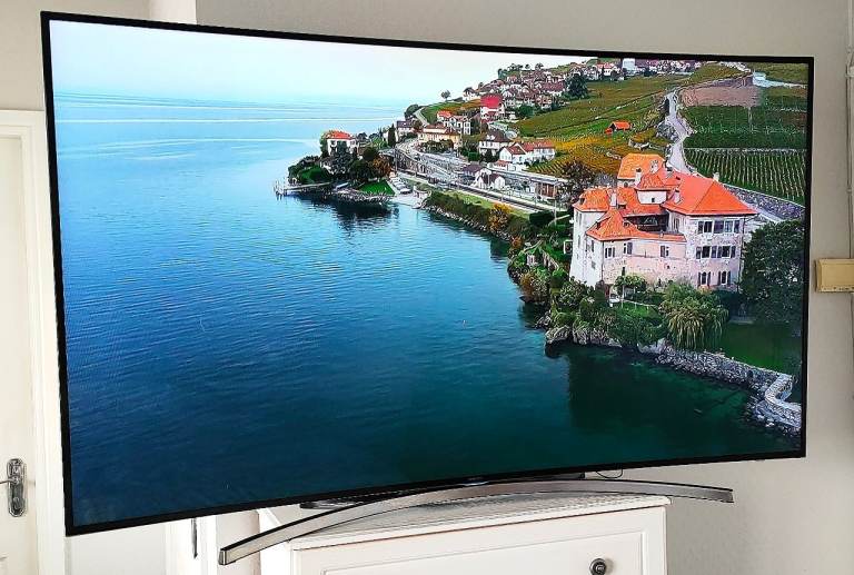 65" SAMSUNG CURVED SMART FULL HD SLIM LED WIFI APPS HUGE SCREEN TV FREEVIEW RC STAND- DELIVERY