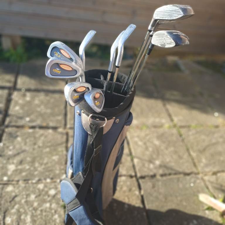 Set of men’s/adult right-handed golf clubs (Crane, Howson) + carry/stand golf bag 