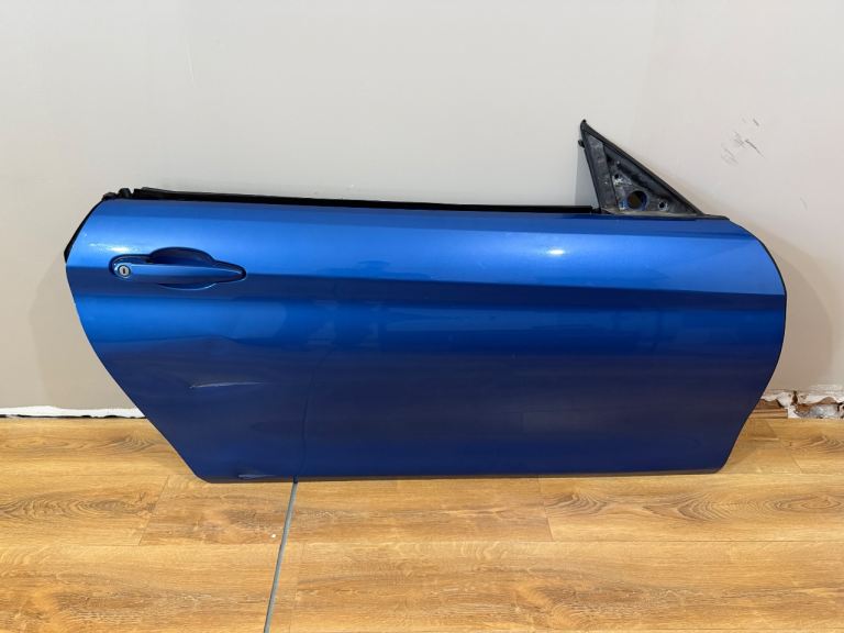 BMW F32 DOOR, DRIVER OFFSIDE, 4 SERIES COUPE. Dented.