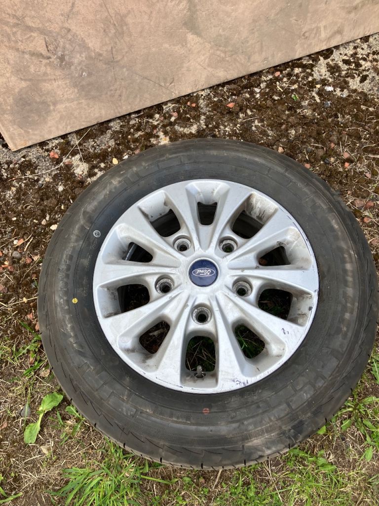 Ford transit alloy wheel with brand new tyre ( can deliver) 