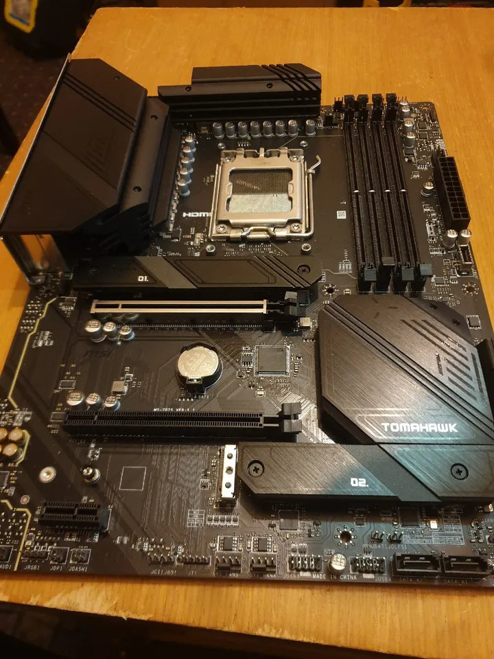 MSI MAG B650 WIFI TOMAHAWK FULLY WORKING HAS SOME BENT PINS WORKING PERFECTLY AM5 AMD RYZEN 7000