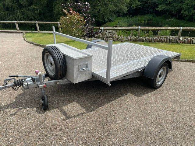 Two wheel goods trailer. 8 x 5 feet