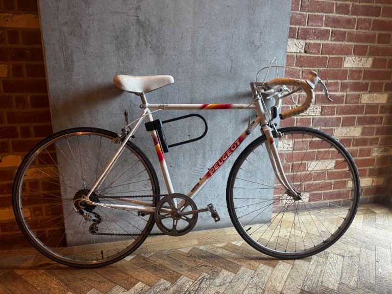 Vintage Peugeot Road Bike – Lock Included