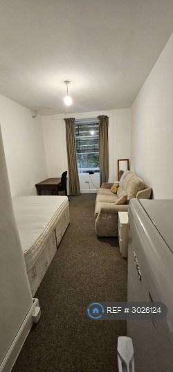 1 bedroom in Athole Gardens, Glasgow, G12 (#3026124)