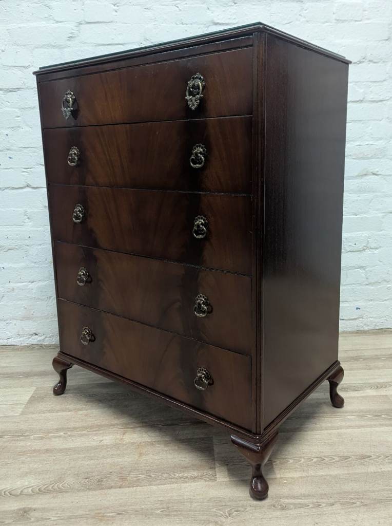 Queen Anne style mahogany 5 drawer chest of drawersby Beithcraft  (DELIVERY AVAILABLE)