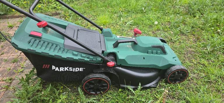 Parkside 1800W Electric Lawnmower – SPARES OR REPAIRS – MOTOR WHIZZING
