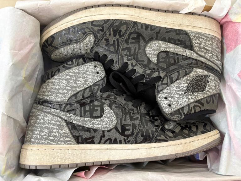 Air Jordan 1 Retro High OG 'Rebellionaire'