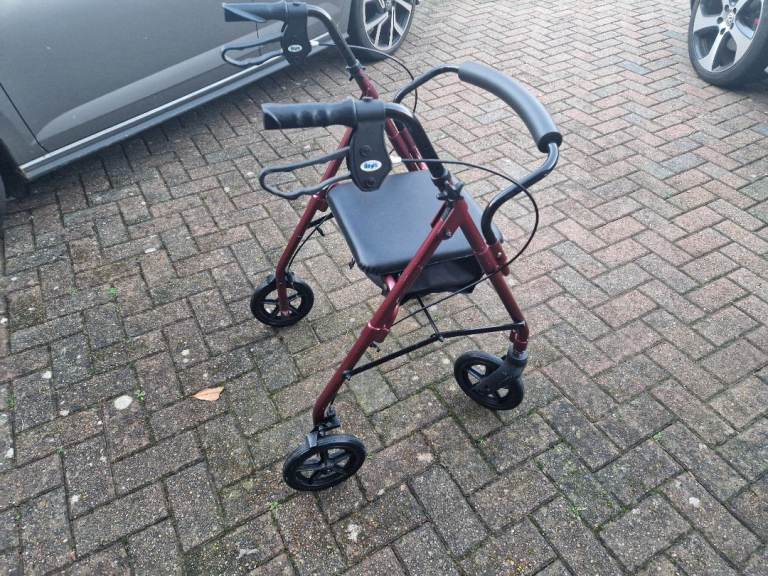 Days Rollator with seat 