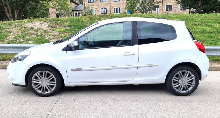 Cheap Renault Clio 1.2 Low Insurance 3Dr Full Service History Low Tax (CORSA FIESTA AYGO A3)