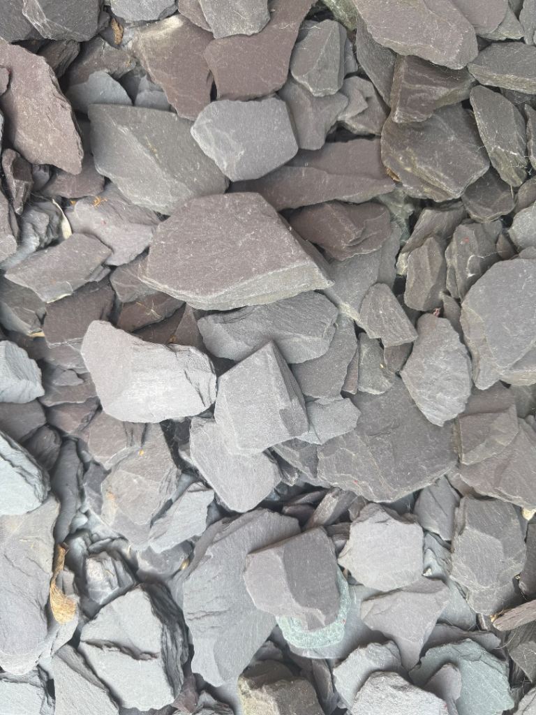Natural Grey Slate Garden Chippings - Large Bags