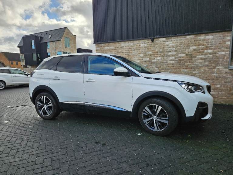 Peugeot, 3008, Hatchback, 2017, Manual, 1560 (cc), 5 doors