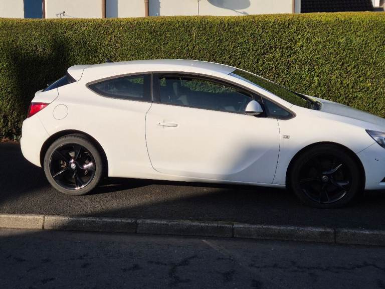 Vauxhall, ASTRA GTC, Hatchback, 2014, Manual, 1364 (cc), 3 doors
