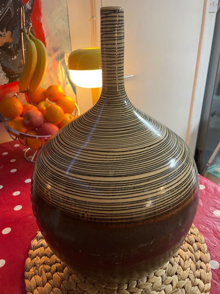 Ceramic feature vase