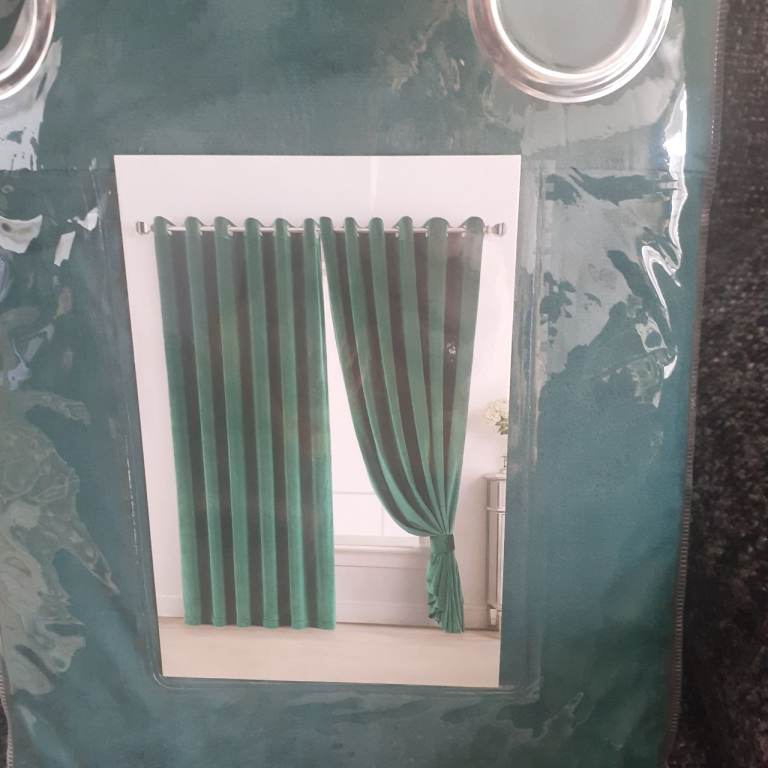 Brand New Emerald Green Velvet Ring Top Curtains 66"x72"