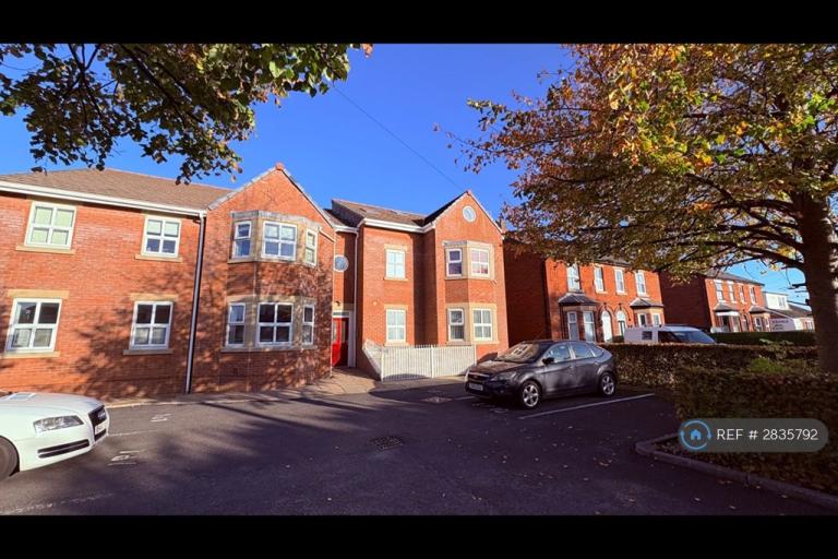 2 bedroom flat in Smithy Court, Preston, PR4 (2 bed) (#2835792)