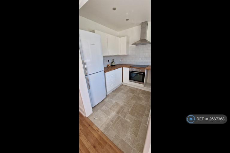 1 bedroom in Avondale Road, Lancaster, LA1 (#2687368)