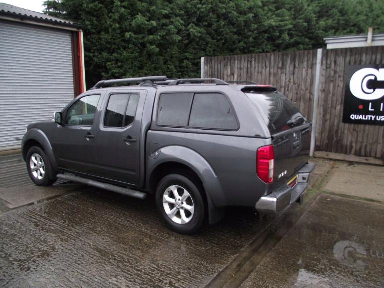 2012 Nissan Navara Double Cab Pick Up Tekna 2.5dCi 190 4WD PICK UP Diesel Manual
