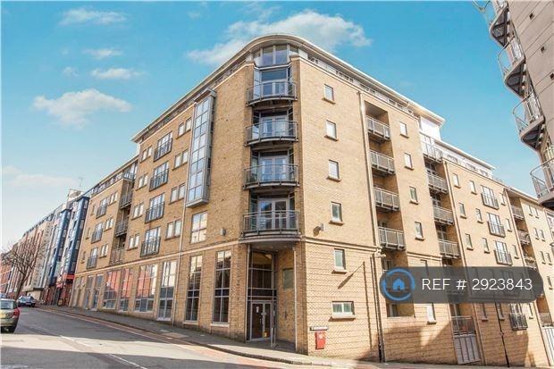 1 bedroom flat in Hamilton Court, Bristol, BS2 (1 bed) (#2923843)