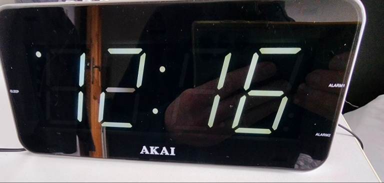 Akai Clock Radio