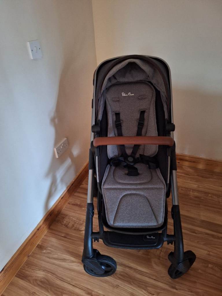 Silver Cross Wave travel system 
