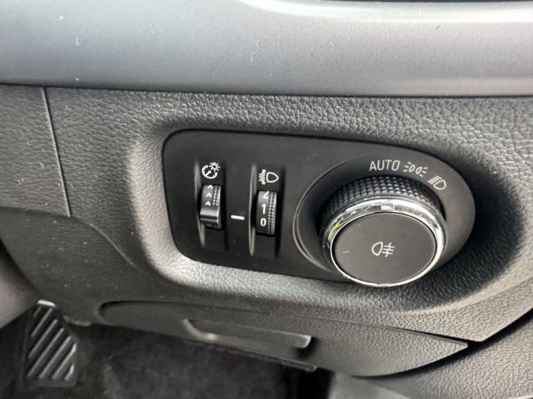 2017 Vauxhall Astra 1.0i Turbo ecoFLEX Design Sports Tourer 5dr Petrol Manual Euro 6 (s/s) (105 E...