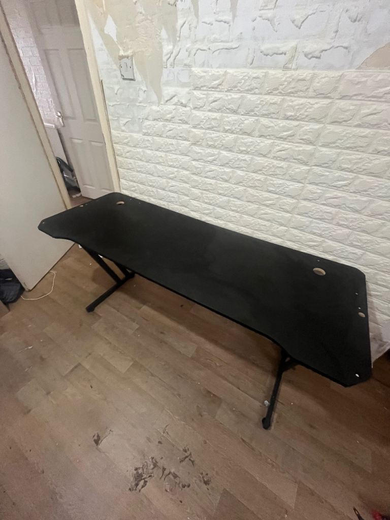 Gaming desk