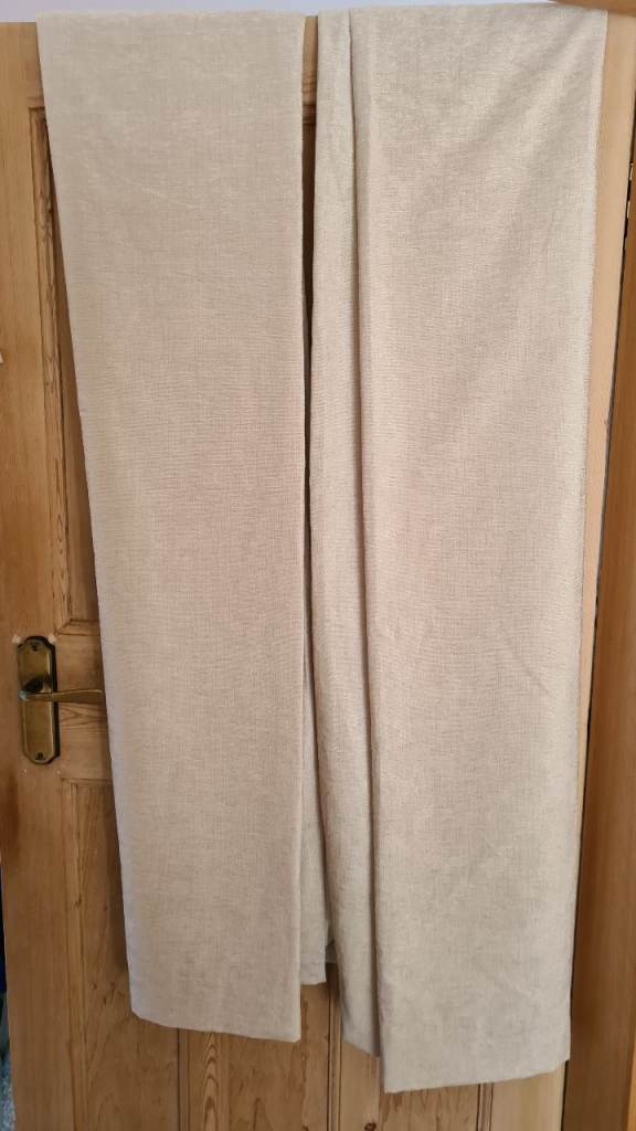135cm long x 110cm Curtains 