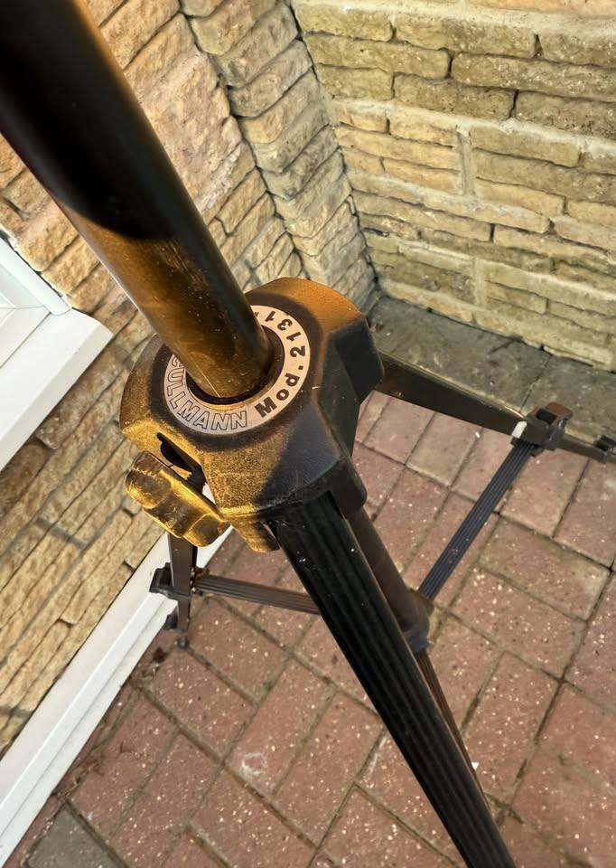 TRIPOD ADJUSTABLE HEIGHT FOR CAMERA, CAMCORDER OR PHONE LITTLE USED ONLY £9 CAN POST