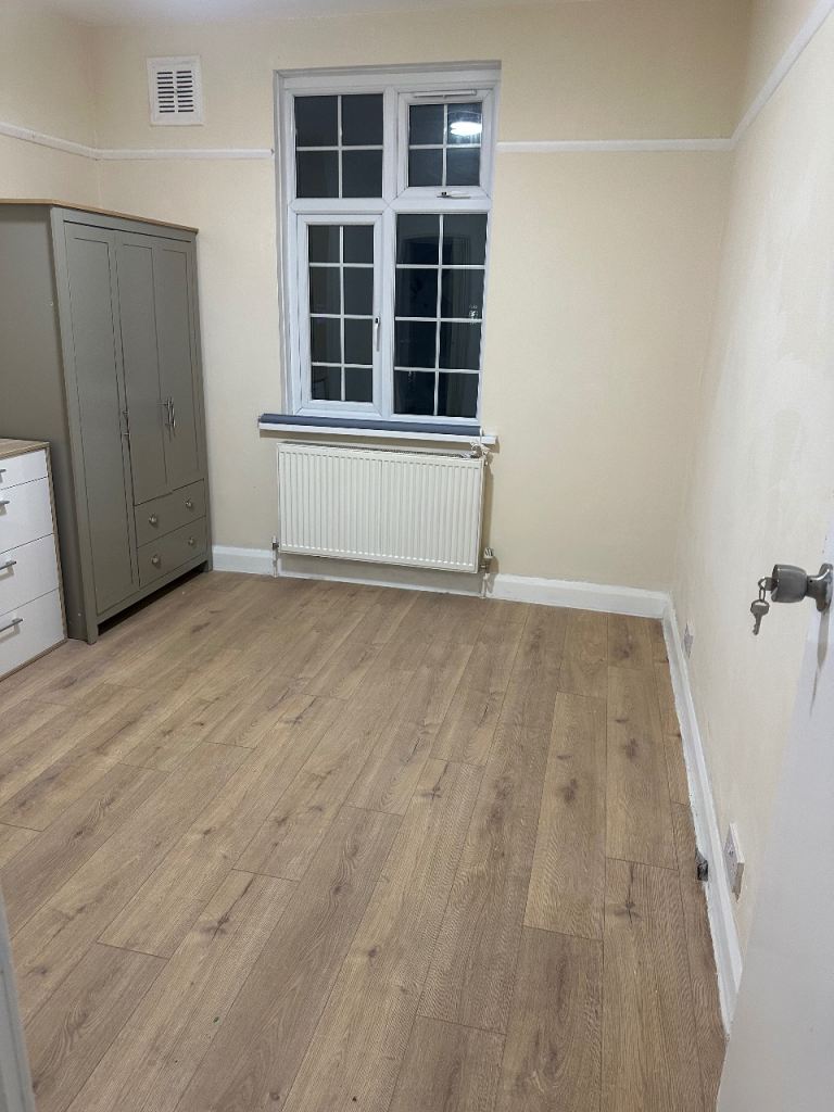 En-suite room in heart of Norbury
