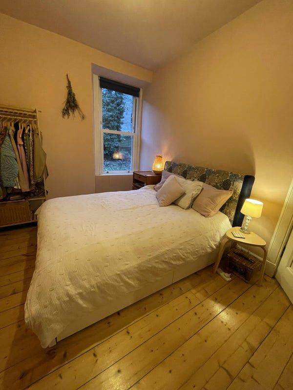 Double Room in Edinburgh Flat (Feb onwards)