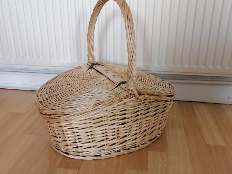  Large Vintage French Farmhouse Country Rustic Bread Storage Wicker Basket. Ex Cond. 