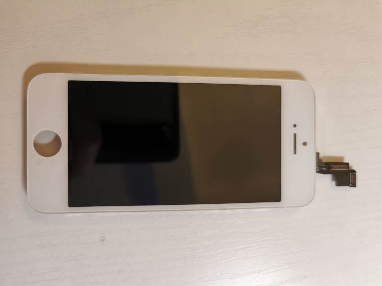 iPhone 5 S replacement screen brand new.