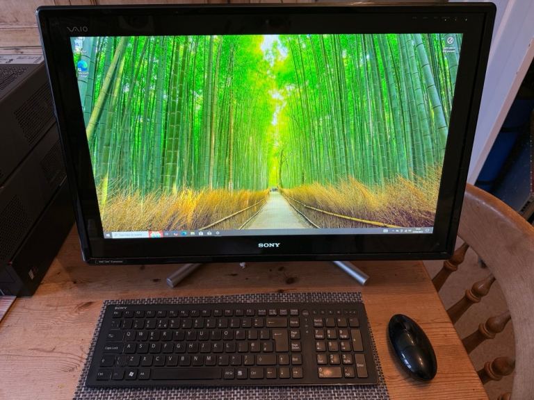 Kids room all in one PC Sony VAIO Desktop - TV - Blu-ray 
