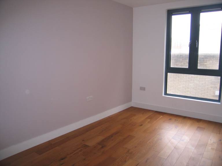 Modern, Clean Purpose Built Studio