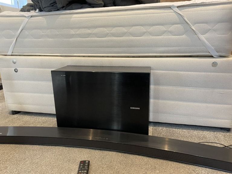 Samsung HW-J8500 Curved 9.1 Channel Wireless Soundbar