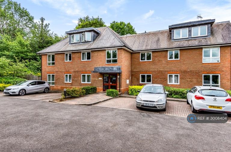 1 bedroom flat in Primrose Court, Burpham, GU4 (1 bed) (#3008404)