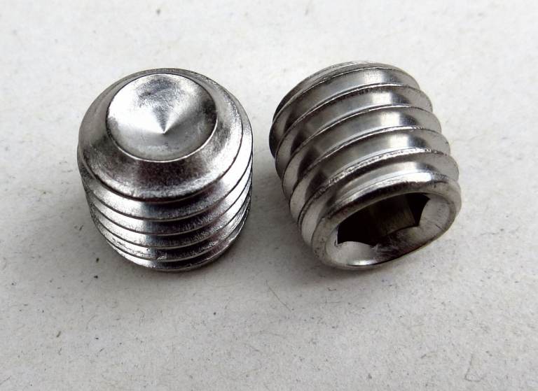 New and unused - Pack of 100 M10 10mm Stainless Steel Cup Point Grub Screws