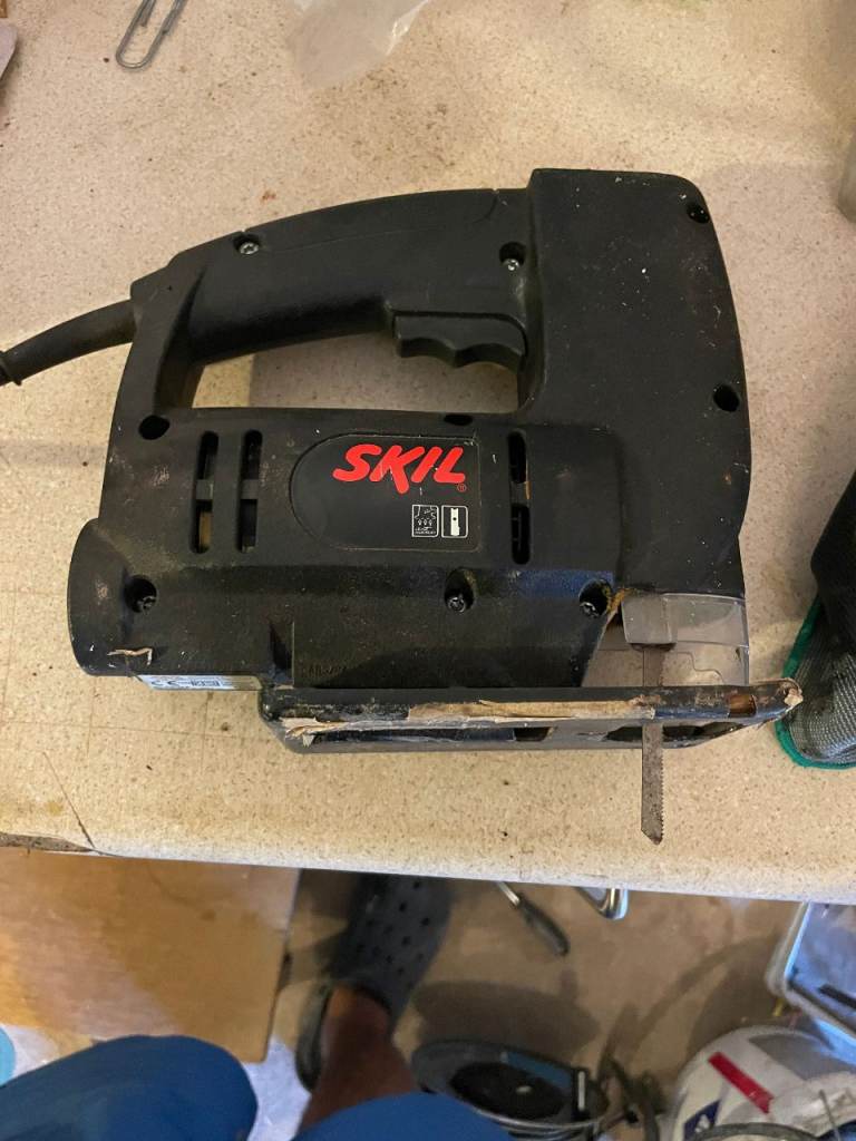 JIGSAW (POWER TOOL) COMES WITH BLADE