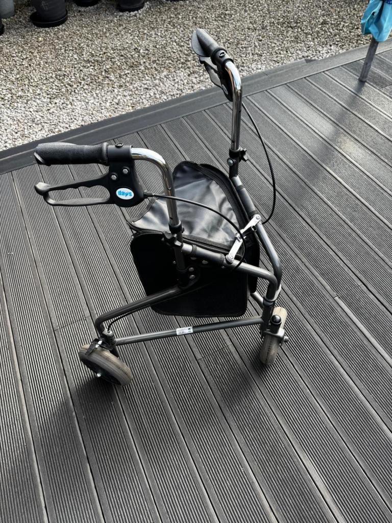 image for Folding tri-walker