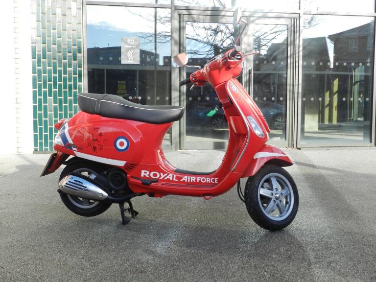 Piaggio Vespa S 125 Red Arrows Special Edition