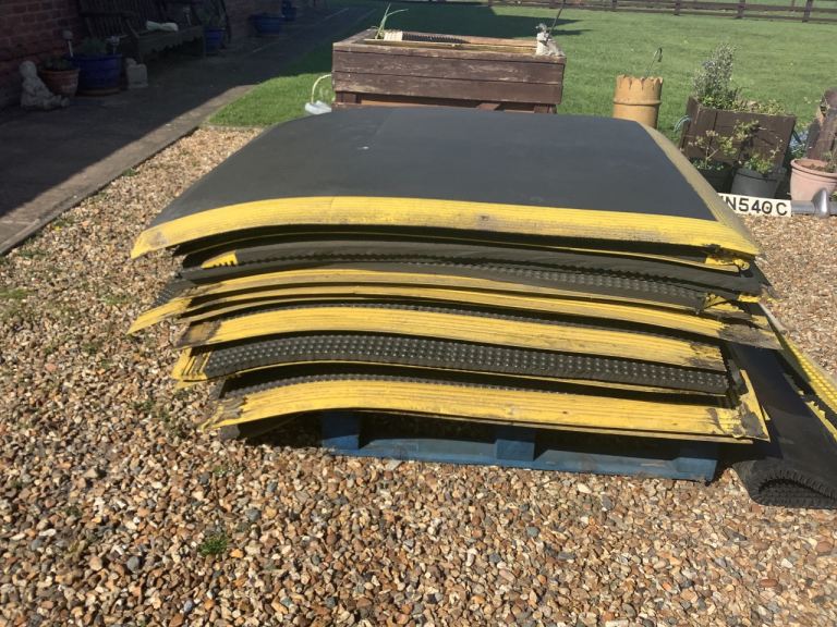 Rubber Mats 4’ x 4’ x 25mm approx