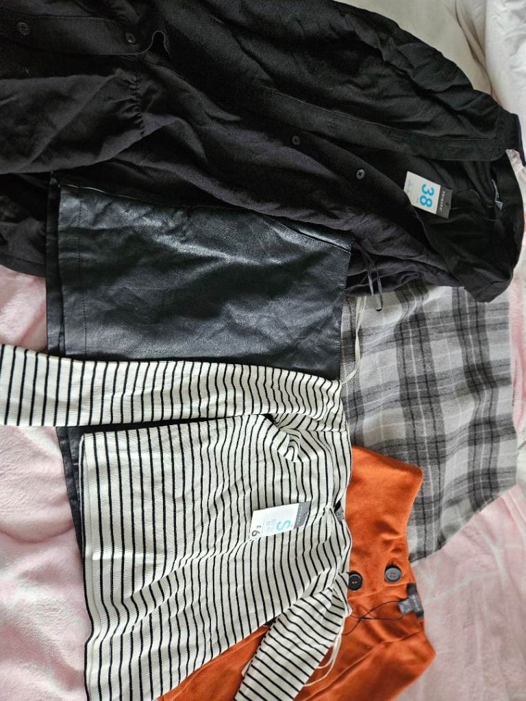 5 items (3 skirts/1 dress/1 top)