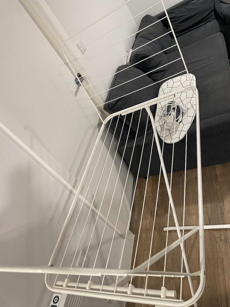White Metal Clothes Drying Rack 