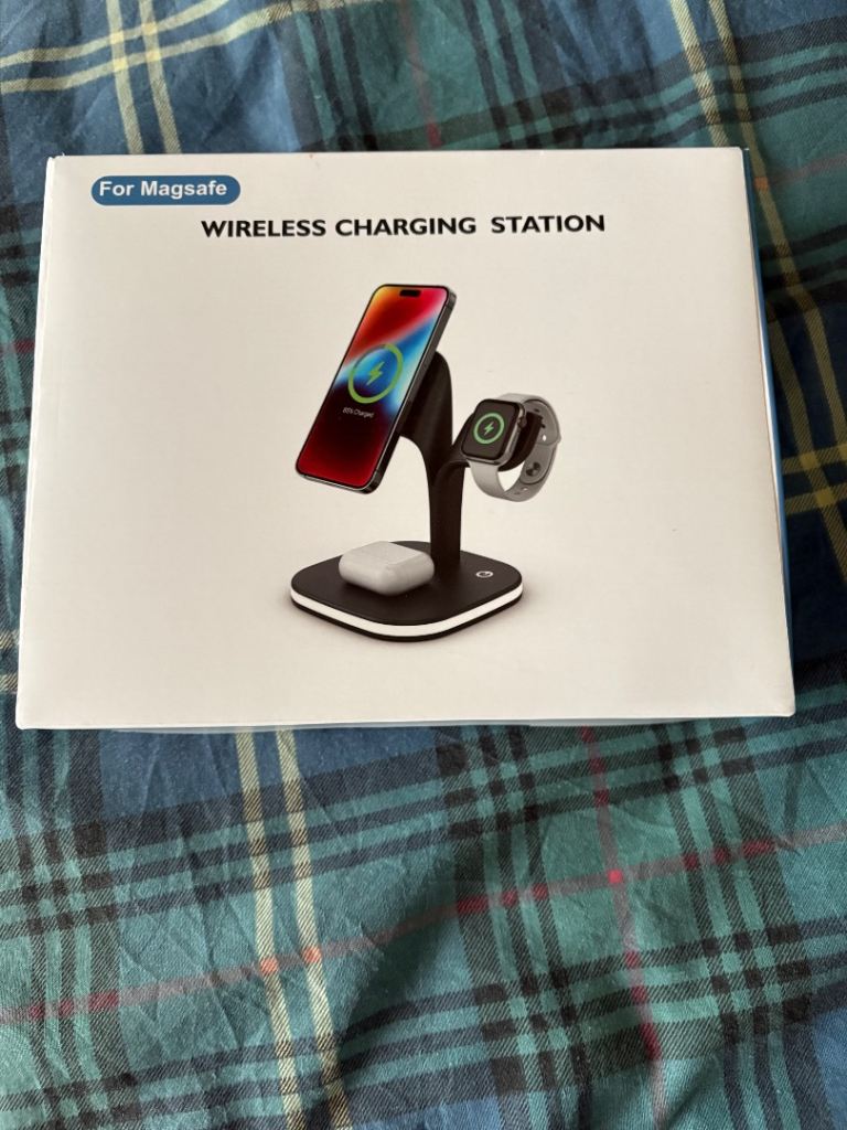 MagSafe iPhone, Apple Watch and EarPod charging stand