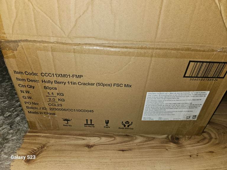 50 11" Christmas crackers 