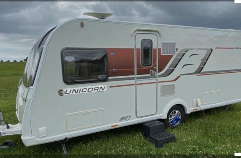 2015 BAILEY Unicorn Vigo Fixed Island Bed